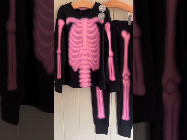 Vídeo relacionado con Family Feeling Kids Toddler Girls Boys Conjuntos de pijamas de esqueleto para Halloween Toddler Glow In The Dark Traje De Embarazada (3-4 Years)