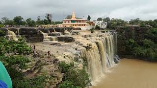 preview picture of video 'very wounderful waterfall ''pawaa' in shivpuri mp'