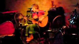 Wallis Bird Acoustic *EXCLUSIVE* - Just Keep Going Wallis flips out at 2:46 .. www.richardmcnally.net