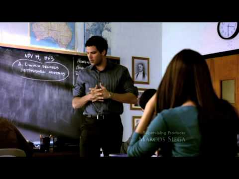 TVD 1X02 Sefan Elena stare at each other in class then talk afterwards
