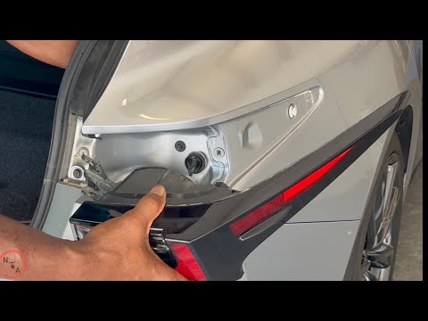 How to remove your Lexus taillight