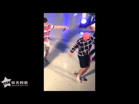 150728 Junior drops his shoes @ Kiss The Radio performance