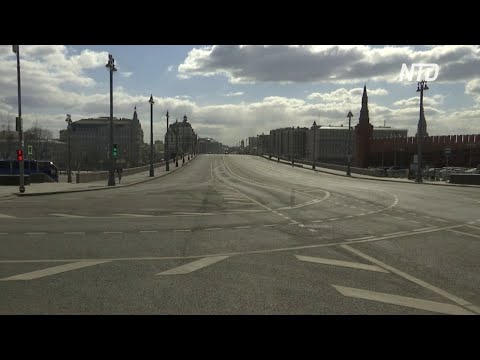 Улицы Москвы почти опустели из-за коронавируса