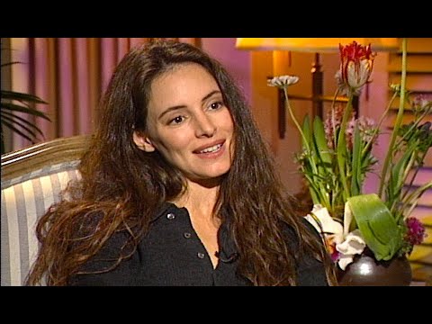 Rewind: Madeline Stowe 1993 interview on "Stakeout," early gigs, Kevin Coster movie & more