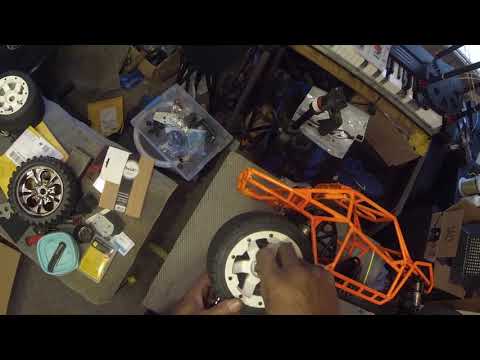 Axial Yeti XL 1/8 Buggy UNboxing a Roller, Will it run ??