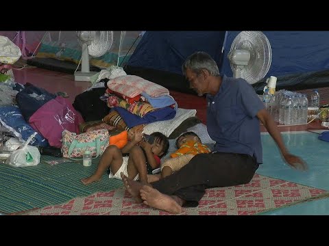 Video | Cambodia-Thai border clashes send half a million into shelters | AFP