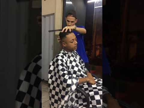 Mc Muniz - Medley no salão Do Luiz (2019)