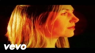 Saint Etienne - How We Used To Live