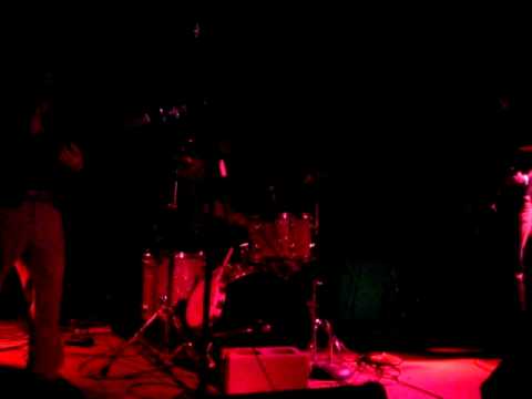 Thee Headliners- Man Inside A Box- live at Rotture