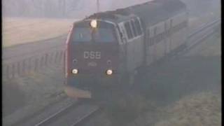 preview picture of video 'DSB Mz 1423 kom ud af morgentågen i Lunderskov 1994'