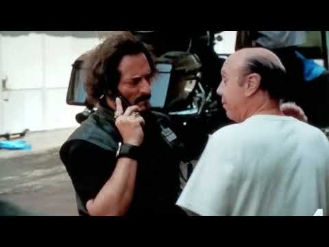 Sons of Anarchy - Tig Messing With Unser 4/4.