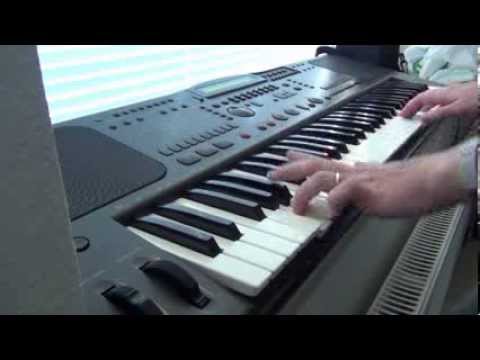 Muumimusiikkia syntikalla - Soppaa valtakunnan köyhille