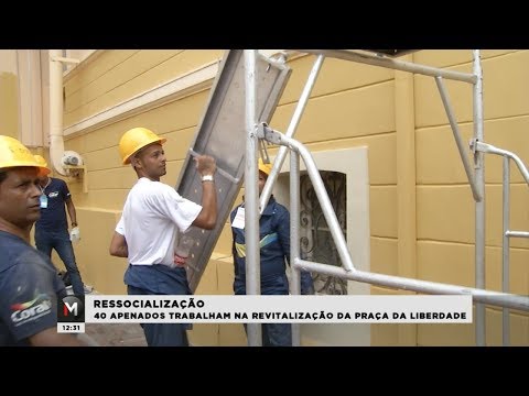 PRESOS TRABALHAM NA REVITALIZAÇÃO DA PRAÇA DA LIBERDADE  - Jornal Minas