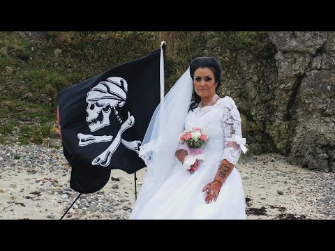 Woman Who Married 300-Year-Old Ghost Pirate Says The Relationship Is Over