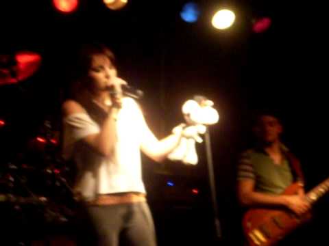 Ewa Farna - Břehy ve tmách (Kolín, 30.10.2010)