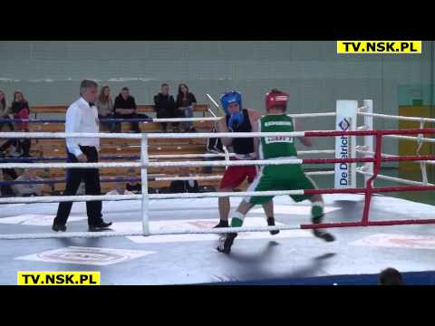 tv.nsk.pl 2013-04-28 Boks Nowy Dwór Mazowiecki 75kg Emil Witkowski - Dawid Smuklerz 0-3