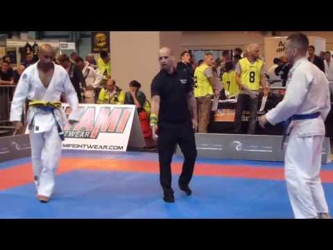 BJJ British Open 2013 - Blue Senior 1 - Light - Semi-Finals