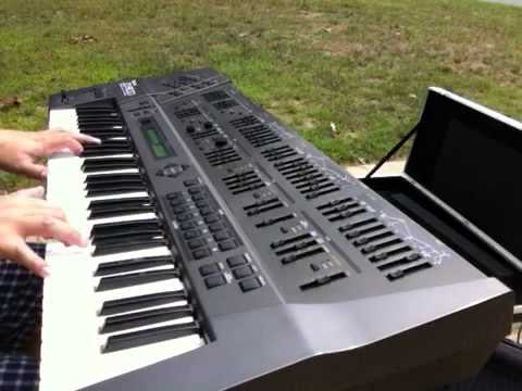 Roland JD-800 + brand new case in GREAT CONDITION!