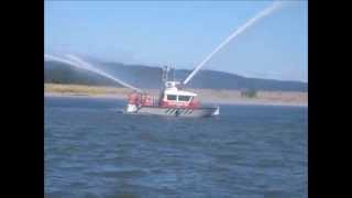 preview picture of video 'Scappoose Fireboat at the 2014 St. Helens Maritime Heritage Festival'