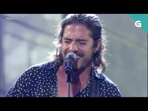 Gala 25 de Xullo | Roi Méndez namora o público con 'Plumas'