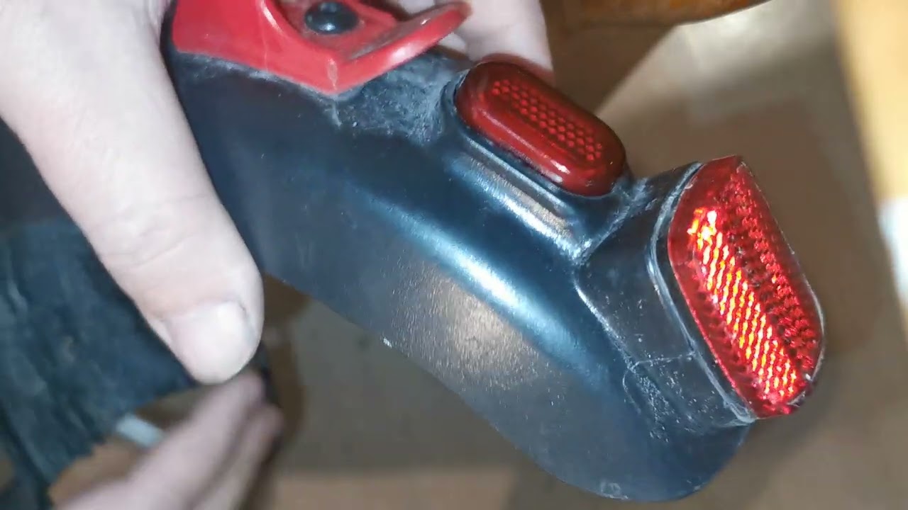 Changer, enlever ou remplacer feux arrière trottinette wispeed T850, wispeed t855 pro