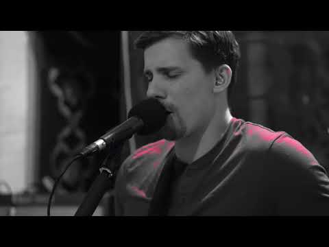 Radiomaják - Radiomaják - Žijeme v hororu (From The Basement)