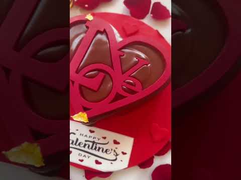 كيكة الحب ❤️#cake #explore #istanbul #كيك #كيكة  #valentinesday #cakedecoration