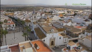 preview picture of video 'Restaurante Litri, Parroquia de la Purisima Concepción y Castillo en Trebujena, Cádiz.'