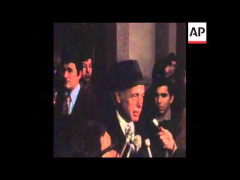 SYND 19-1-74 WATERGATE DEFENCE COUNSEL SINCLAIR INTERVIEWED