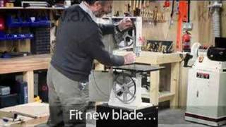 preview picture of video 'Axminster AWSBS2 Bandsaw'