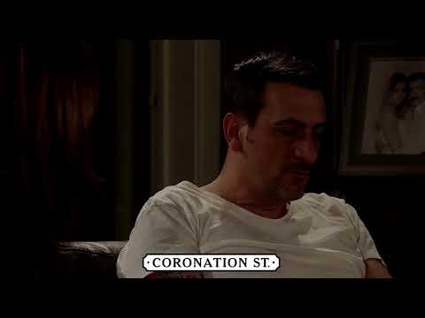 Alison King and Chris Gascoyne blooper - Coronation Street