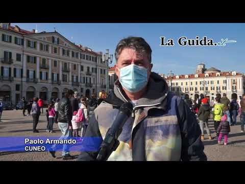Cuneo: protesta torni-amo a scuola