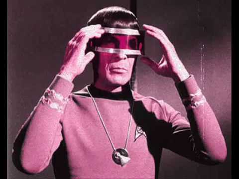 Alaska y Los Pegamoides - Doctor Spock