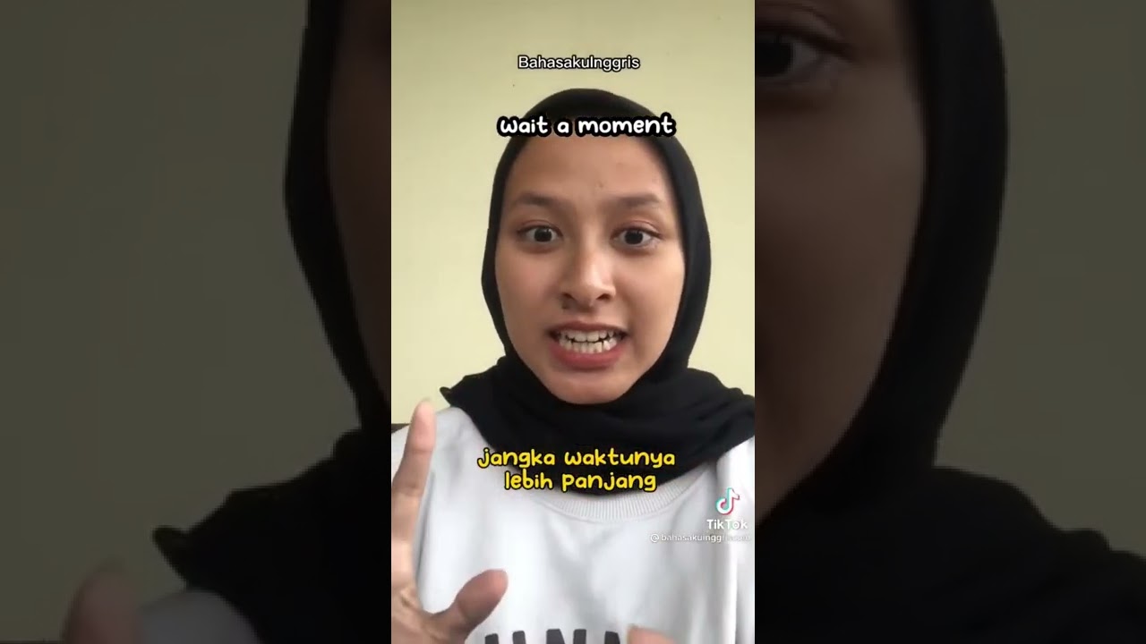 The Difference Between Wait a Moment & Wait a Minute! #expression #grammar #learnenglish