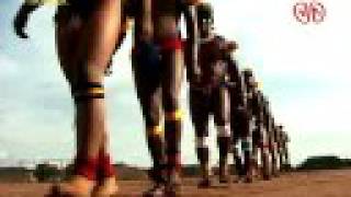 NGUNE ELÜ - O dia em que a lua menstruou