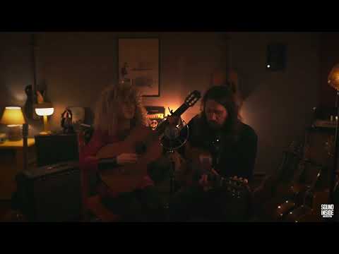 Adam Beattie & Fiona Bevan  - Home fires burning (Live at Soundinside Records)
