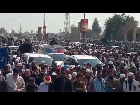 Thousands attend funeral of Maulana Hamid-ul-Haq | حضور هزاران نفر در نماز جنازه مولانا حامد الحق