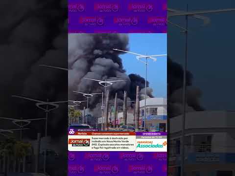 Chamas consomem supermercado