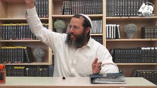 הרב דוד אמיתי| ראש חודש אדר| מגילת ההסתר (ישיבת ברכת יוסף - אלון מורה) - התמונה מוצגת ישירות מתוך אתר האינטרנט יוטיוב. זכויות היוצרים בתמונה שייכות ליוצרה. קישור קרדיט למקור התוכן נמצא בתוך דף הסרטון