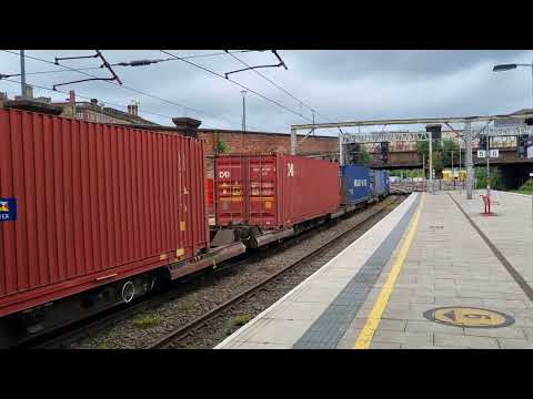 90020/90021 (4M25) Mossend - Daventry At Preston 25/05/22