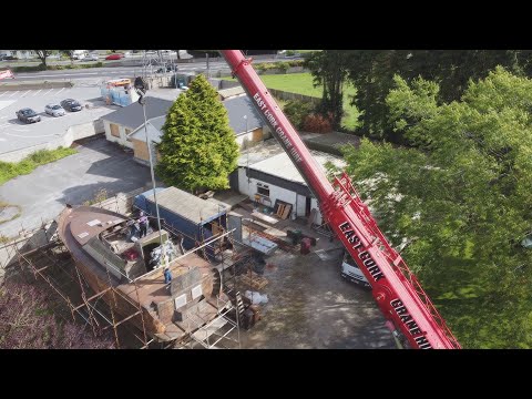 Shibumi Boat build EP 18 Shibumi gets her engine - Steel Boat building #itsin