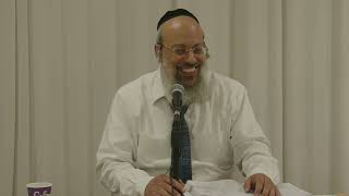 פרשת תולדות | כשאהבה מתחלקת – הנפש נשברת | כשהורה שוכח איך להיות ילד ᴴᴰ (הרב שי עטרי) - התמונה מוצגת ישירות מתוך אתר האינטרנט יוטיוב. זכויות היוצרים בתמונה שייכות ליוצרה. קישור קרדיט למקור התוכן נמצא בתוך דף הסרטון