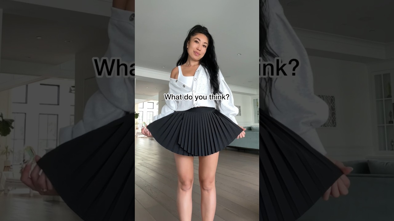 This pleated skort is a must for game day 🎾👟  @blogilates #skirt #activewear #fashion