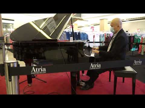 Xanthus Yang I-Deun - Macau Sâm Assi (Assim é Macau) - Macanese Portuguese song