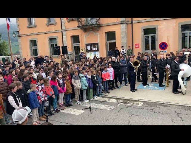Vidéo Burdignin — La jeunesse a pris le relais lors des cérémonies du 8 Mai id:ipTUk5WvfEw