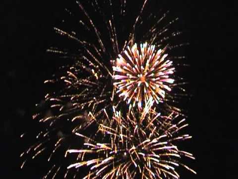 Girifalco 2 ottobre 2011 - Fuochi  d'artificio per la festa del S.S. Rosario.mpg