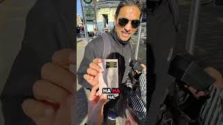 Download lagu Very convincing salesman mp3