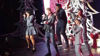 Pentatonix Christmas 2017 - Mohegan Sun - 2 - Santa Claus is Coming to Town