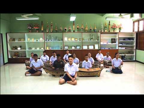 ชุดว่ายน้ำแฟชั่นบนหน้าอกเล็ก ในฐานะที่เป็นสาวใน 13 เพื่อขยายหน้าอก