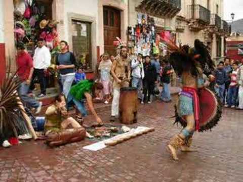 Musica prehispanica con el grupo Ehecatl (Akbal HO & Tzinacan Tlamatini)